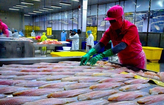 Đánh thuế 10% với dịch vụ xuất khẩu nên hay không nên? Đánh thuế 10% với dịch vụ xuất khẩu nên hay không nên?
