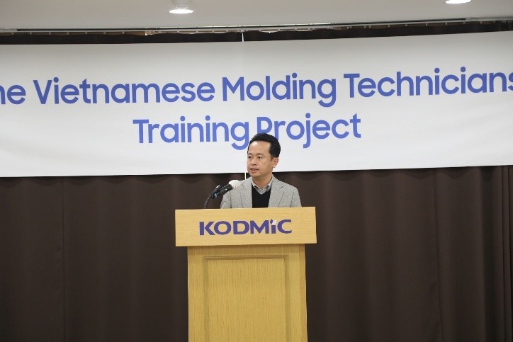 Ông Phạm Khắc Tuyên Bí thư thứ nhất phụ trách Thương vụ – Thương vụ Việt Nam tại Hàn Quốc phát biểu tại buổi lễ Ông Phạm Khắc Tuyên Bí thư thứ nhất phụ trách Thương vụ – Thương vụ Việt Nam tại Hàn Quốc phát biểu tại buổi lễ