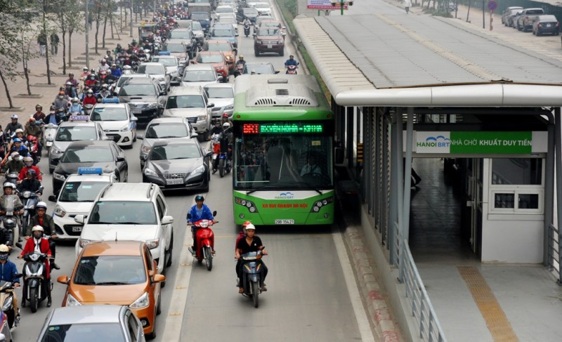Đề xuất làm đường sắt thay buýt nhanh BRT trên đường Lê Văn Lương có khả thi? Đề xuất làm đường sắt thay buýt nhanh BRT trên đường Lê Văn Lương có khả thi?