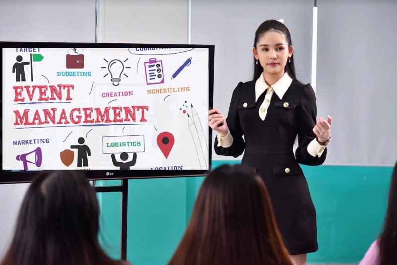 Điểm danh những hoa hậu, hotgirl làm giảng viên với thành tích “khủng” Điểm danh những hoa hậu, hotgirl làm giảng viên với thành tích “khủng”