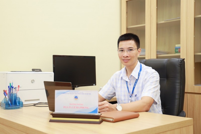PGS.TS. Lê Ba Phong Đồng lòng, góp sức cùng Trường Đại học Công nghiệp Hà Nội PGS.TS. Lê Ba Phong Đồng lòng, góp sức cùng Trường Đại học Công nghiệp Hà Nội