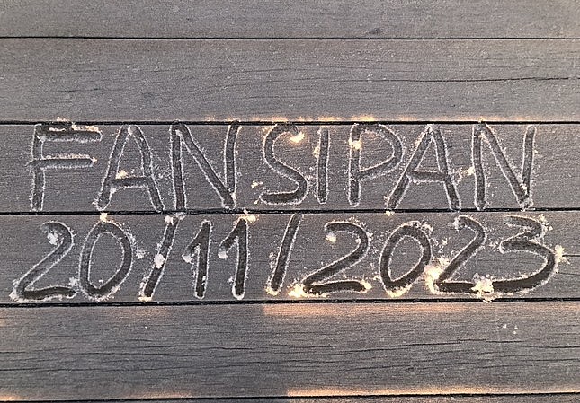 Khoảng 6h sáng 20/11, băng bắt đầu xuất hiện trên đỉnh Fansipan. Khoảng 6h sáng 20/11, băng bắt đầu xuất hiện trên đỉnh Fansipan.