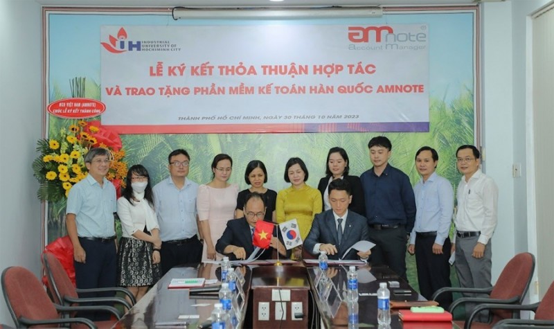 Sinh viên tốt nghiệp có việc làm đạt trên 90% Sinh viên tốt nghiệp có việc làm đạt trên 90%