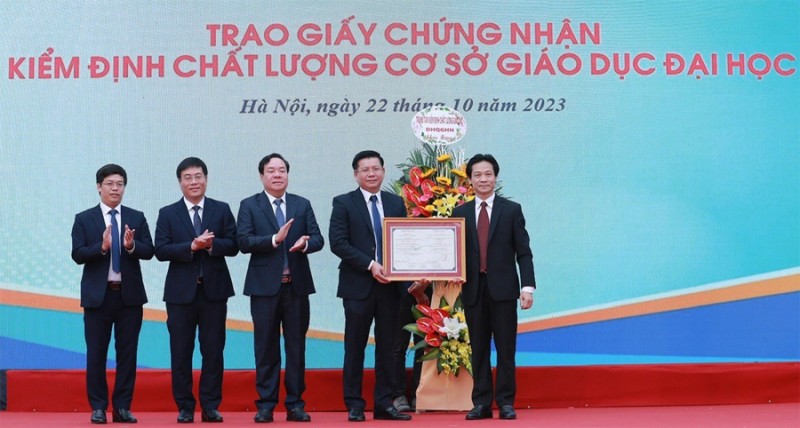 Trường đại học Điện lực: Tiếp tục học tập và làm theo tư tưởng, đạo đức, phong cách Hồ Chí Minh Trường đại học Điện lực: Tiếp tục học tập và làm theo tư tưởng, đạo đức, phong cách Hồ Chí Minh