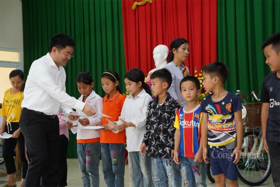 10 năm ngẫm chuyện “quốc sách và ngân sách” 10 năm ngẫm chuyện “quốc sách và ngân sách”