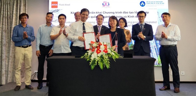 Trường Cao đẳng Kinh tế Công nghiệp Hà Nội: 95% sinh viên ra trường có việc làm Trường Cao đẳng Kinh tế Công nghiệp Hà Nội: 95% sinh viên ra trường có việc làm