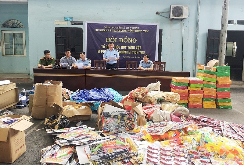 Quản lý Thị trường Hưng Yên: Chủ động xây dựng kế hoạch cao điểm Tết Giáp Thìn 2024 Quản lý Thị trường Hưng Yên: Chủ động xây dựng kế hoạch cao điểm Tết Giáp Thìn 2024