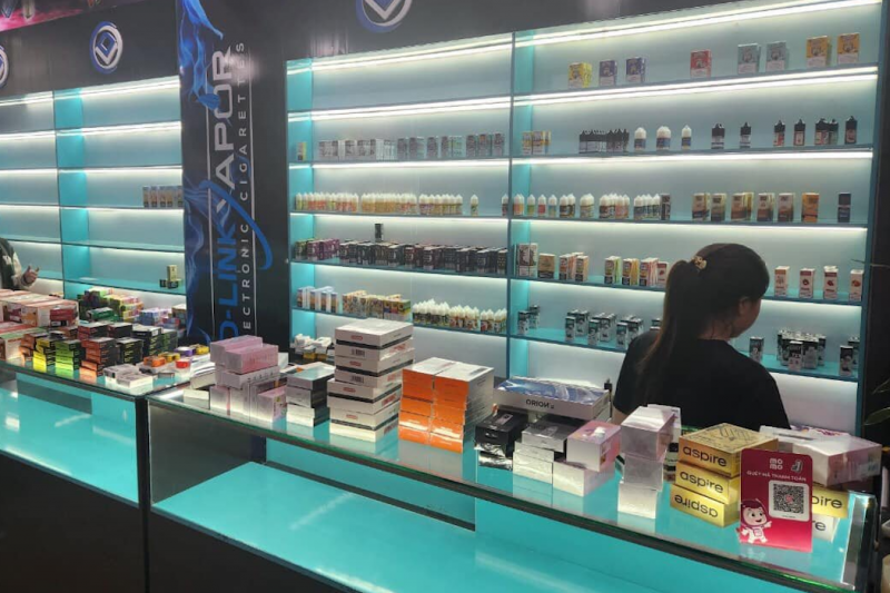 Lo ngại thuốc lá điện tử “tấn công” giới trẻ Lo ngại thuốc lá điện tử “tấn công” giới trẻ