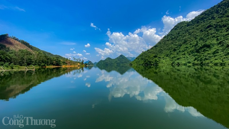 Có một mùa nước nổi ở thượng nguồn hồ Thác Bà Có một mùa nước nổi ở thượng nguồn hồ Thác Bà