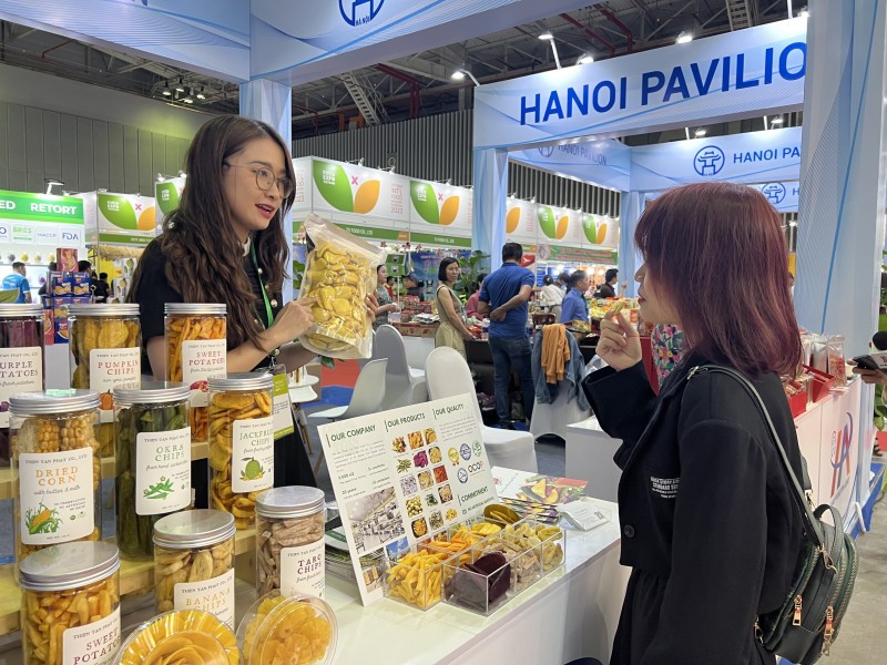 Hàng trăm gian hàng tại Vietnam Foodexpo 2023