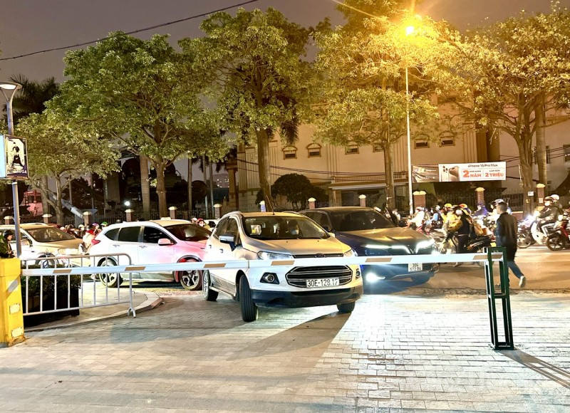 Lùm xùm phí gửi xe tại chung cư Artemis: Các bên liên quan nói gì? Lùm xùm phí gửi xe tại chung cư Artemis: Các bên liên quan nói gì?