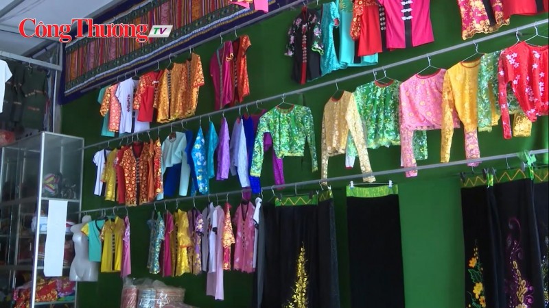 Dệt thổ cẩm và vịt cổ lũng tạo đột phá kinh tế cho người dân Bá Thước Dệt thổ cẩm và vịt cổ lũng tạo đột phá kinh tế cho người dân Bá Thước