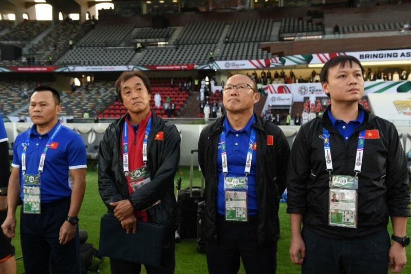 HLV Park Hang Seo và trợ lý Lee (trái) sẽ làm việc ở đội bóng TP.HCM HLV Park Hang Seo và trợ lý Lee (trái) sẽ làm việc ở đội bóng TP.HCM