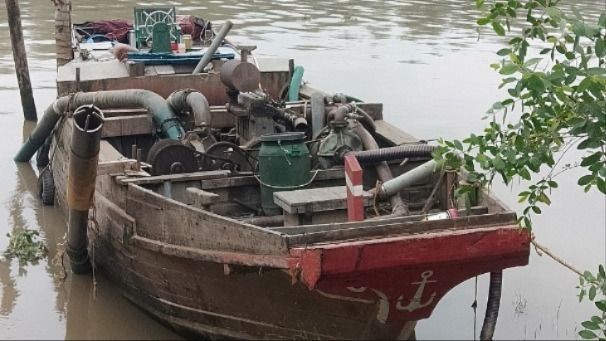 Vĩnh Long: Đại uý công an bị đứt lìa hai chân khi truy bắt “cát tặc” Vĩnh Long: Đại uý công an bị đứt lìa hai chân khi truy bắt “cát tặc”