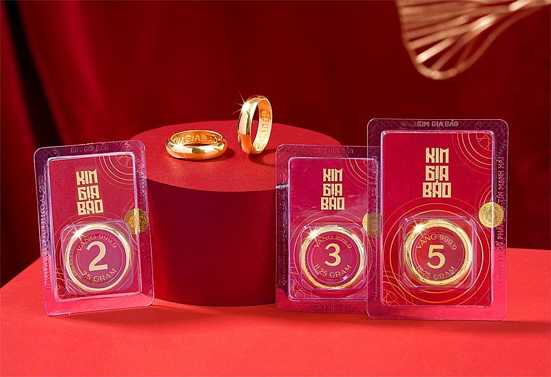 Giá vàng nhẫn giá 62,08 triệu đồng/lượng, người dân có nên mua vào? Giá vàng nhẫn giá 62,08 triệu đồng/lượng, người dân có nên mua vào?
