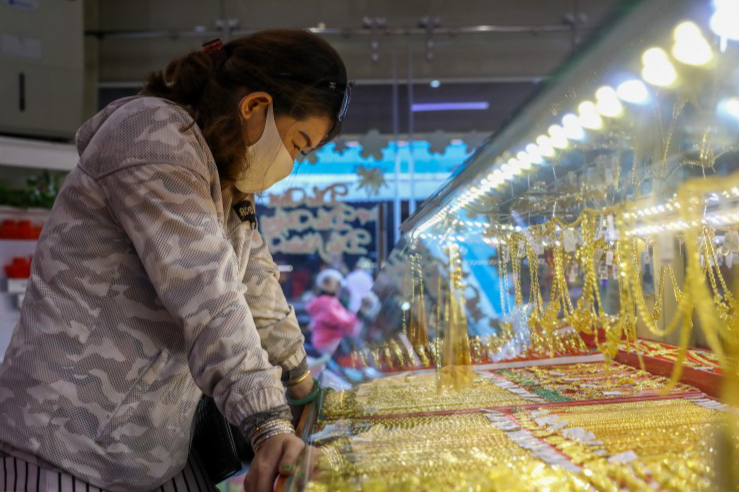 Giá vàng vượt mốc 73 triệu đồng/lượng, sức mua có bị ảnh hưởng?