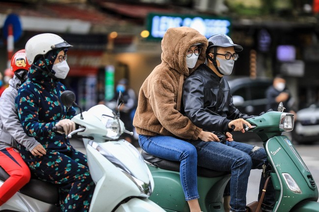 Từ đêm 30/11, ở khu vực Bắc Bộ và Bắc Trung Bộ trời chuyển rét, vùng núi Bắc Bộ có nơi rét đậm, rét hại Từ đêm 30/11, ở khu vực Bắc Bộ và Bắc Trung Bộ trời chuyển rét, vùng núi Bắc Bộ có nơi rét đậm, rét hại