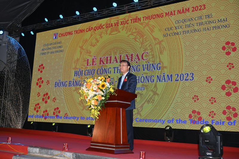 Thứ trưởng Bộ Công Thương Đỗ Thắng Hải phát biểu tại Lễ Khai mạc Hội chợ Thứ trưởng Bộ Công Thương Đỗ Thắng Hải phát biểu tại Lễ Khai mạc Hội chợ