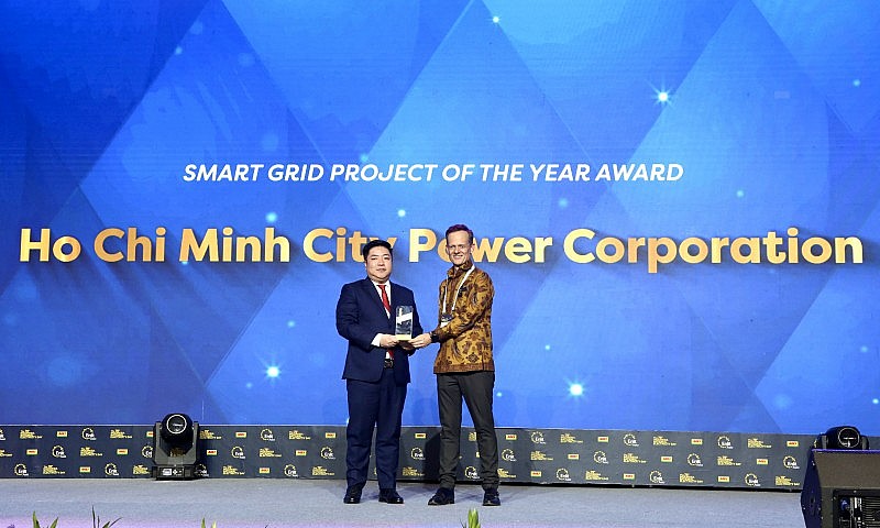 EVNHCMC đoạt giải thưởng quốc tế “Dự án lưới điện thông minh của năm” EVNHCMC đoạt giải thưởng quốc tế “Dự án lưới điện thông minh của năm”