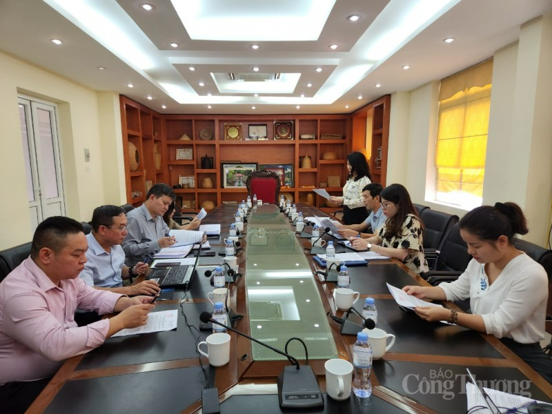 Bộ Công Thương ban hành Kế hoạch triển khai thực hiện Chỉ thị số 17 về an toàn thực phẩm Bộ Công Thương ban hành Kế hoạch triển khai thực hiện Chỉ thị số 17 về an toàn thực phẩm