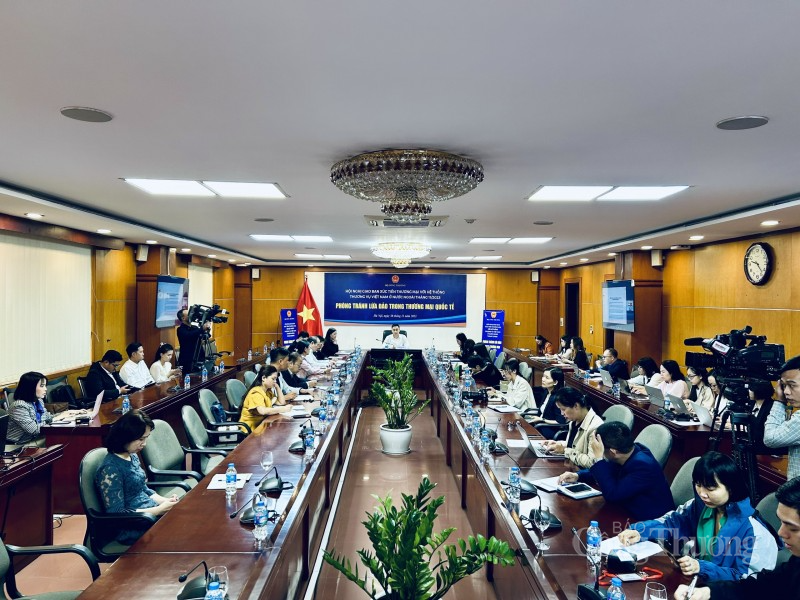 "Hiến kế" hỗ trợ doanh nghiệp Việt phòng, tránh lừa đảo trong thương mại quốc tế "Hiến kế" hỗ trợ doanh nghiệp Việt phòng, tránh lừa đảo trong thương mại quốc tế