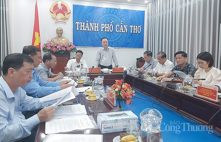 Đoàn công tác kiểm tra, giám sát tình hình thực hiện các Chương trình mục tiêu quốc gia của Bộ Công Thương đã có buổi làm việc với UBND thành phố Cần Thơ.