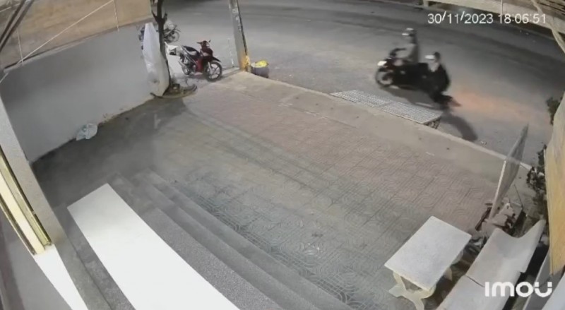 Clip toàn cảnh vụ cướp tiệm vàng ở huyện Châu Thành, Trà Vinh Clip toàn cảnh vụ cướp tiệm vàng ở huyện Châu Thành, Trà Vinh