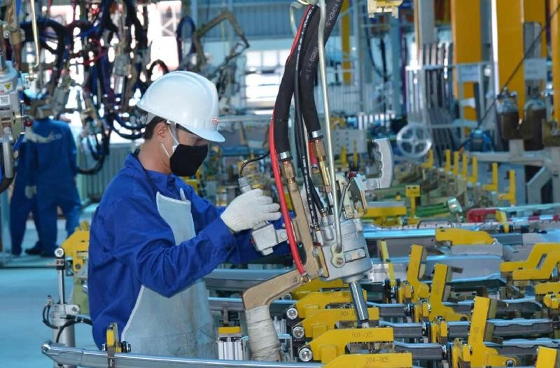 Đơn đặt hàng mới vẫn giảm vì cầu yếu Đơn đặt hàng mới vẫn giảm vì cầu yếu