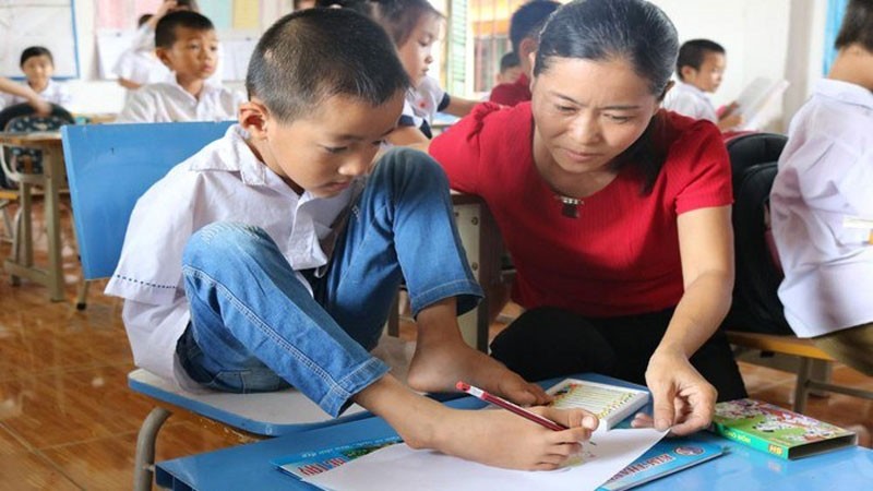 Phát triển bền vững giáo dục hòa nhập cho người khuyết tật được coi là phương thức giáo dục chủ yếu để thực hiện các quyền cơ bản của người khuyết tật.