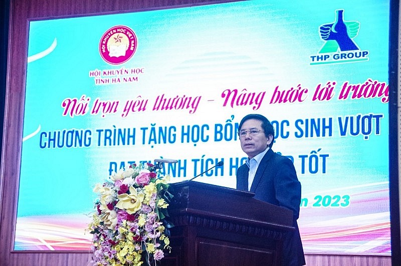 Tân Hiệp Phát tiếp tục nâng bước học sinh vượt khó tới trường tại Hà Nam Tân Hiệp Phát tiếp tục nâng bước học sinh vượt khó tới trường tại Hà Nam