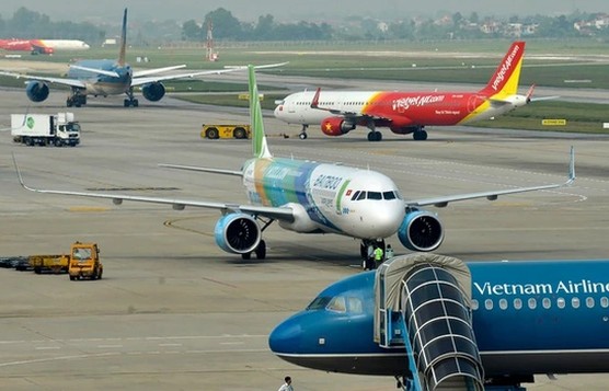 Tăng giá trần vé máy bay sẽ tác động tới các hãng hàng không và người dân thế nào?