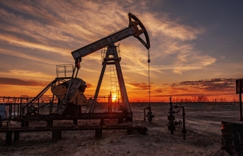 Hàng nông sản giá ảm đạm, dầu thô hồi phục