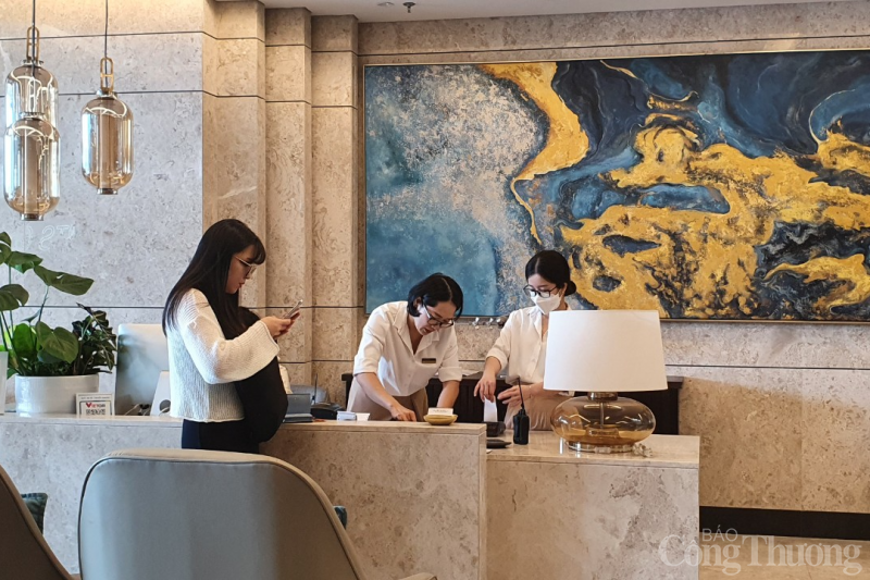 Năm 2023, Đà Nẵng phục vụ hơn 7,4 triệu lượt khách lưu trú, tăng 200% so với năm 2022 Năm 2023, Đà Nẵng phục vụ hơn 7,4 triệu lượt khách lưu trú, tăng 200% so với năm 2022