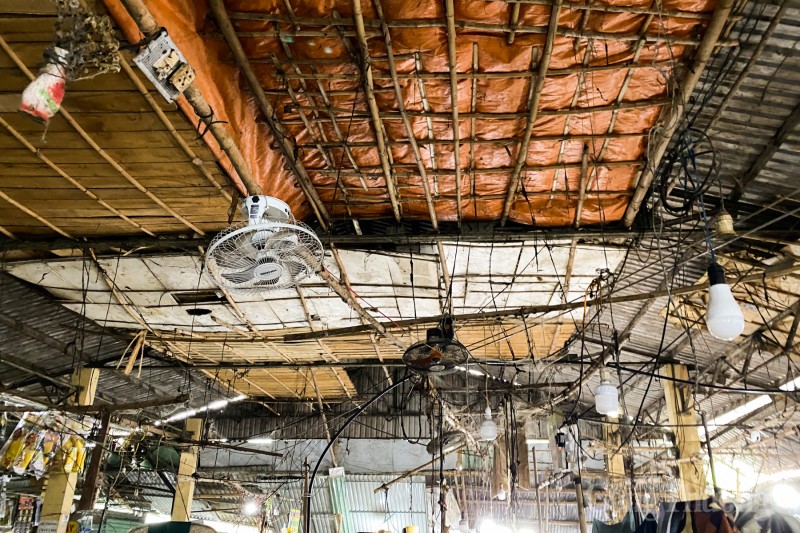 Nỗi lo cháy chợ