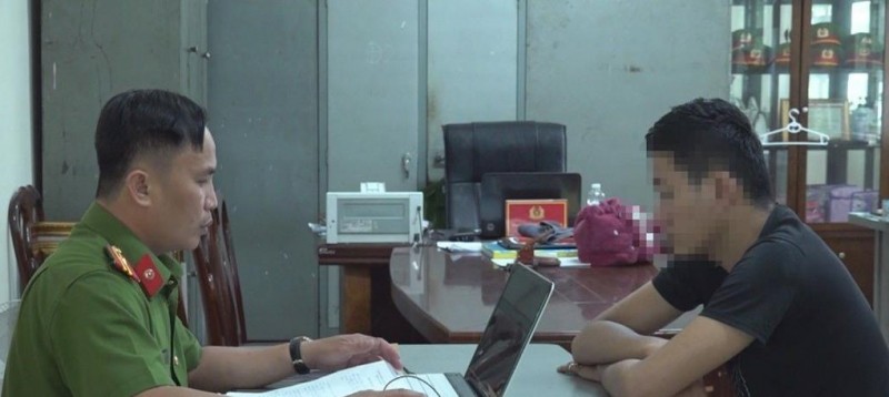 Cơ quan công an làm việc với bị can Dư Minh Hoàng - Ảnh: CACC Cơ quan công an làm việc với bị can Dư Minh Hoàng - Ảnh: CACC