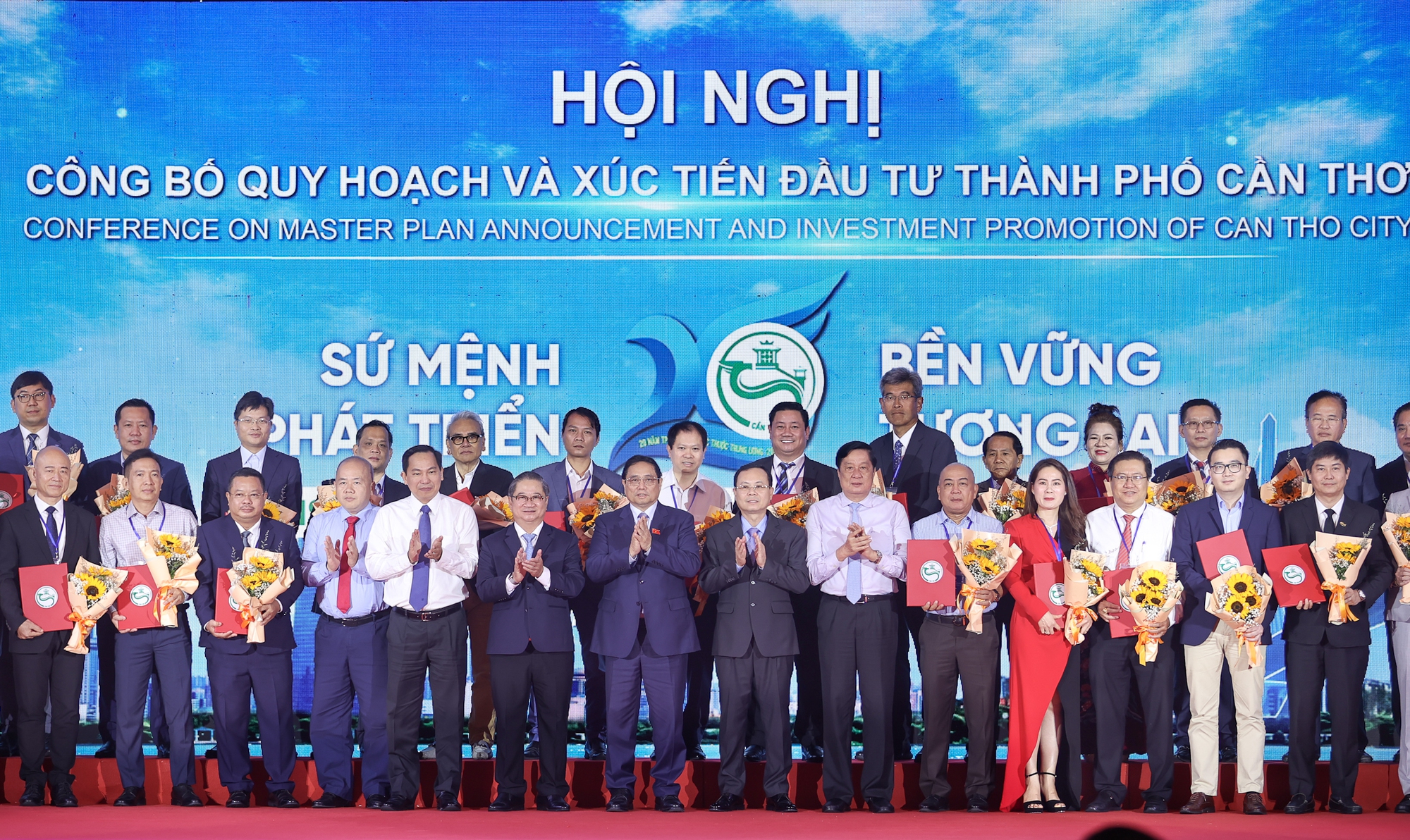Thủ tướng: Huy động nguồn lực là vấn đề quan trọng nhất để triển khai Quy hoạch Cần Thơ- Ảnh 8. Thủ tướng: Huy động nguồn lực là vấn đề quan trọng nhất để triển khai Quy hoạch Cần Thơ- Ảnh 8.