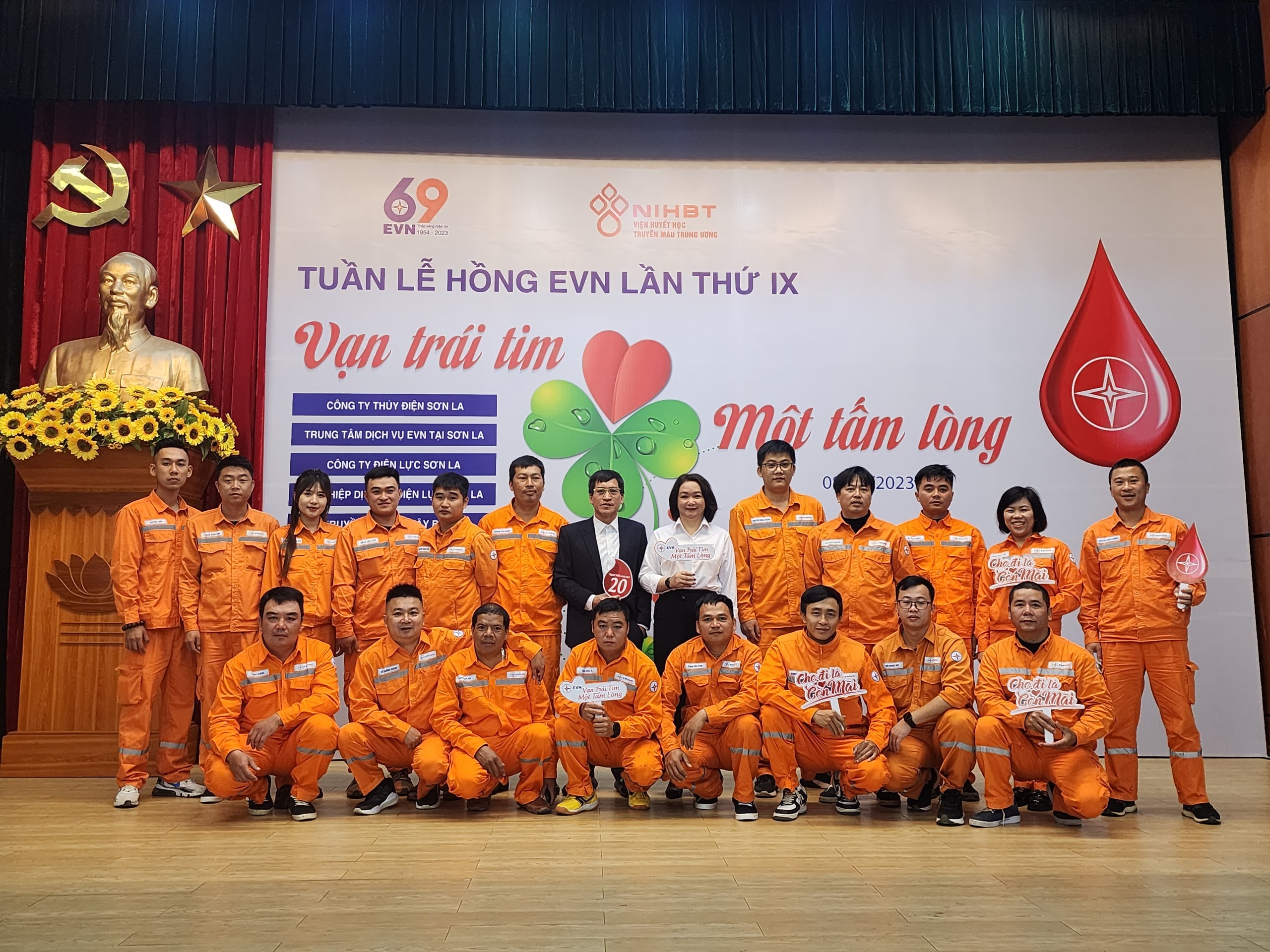 Gần 200 cán bộ, công nhân viên ngành điện Sơn La tham gia Tuần lễ hồng EVN lần thứ IX