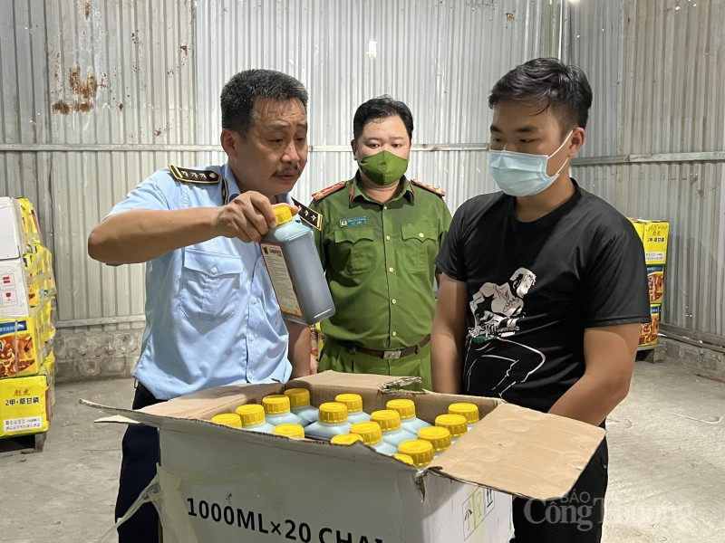 Kiểm soát tình hình buôn lậu, gian lận thương mại và hàng giả dịp cuối năm Kiểm soát tình hình buôn lậu, gian lận thương mại và hàng giả dịp cuối năm