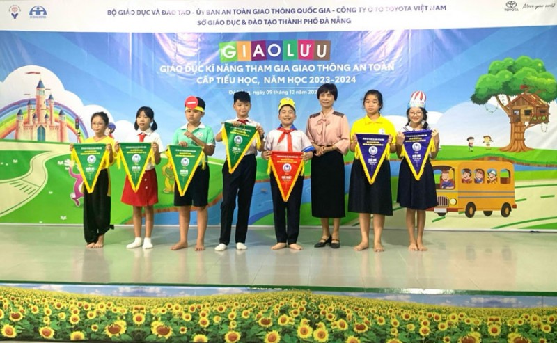 Nâng cao nhận thức và kỹ năng an toàn giao thông cho học sinh tiểu học Nâng cao nhận thức và kỹ năng an toàn giao thông cho học sinh tiểu học