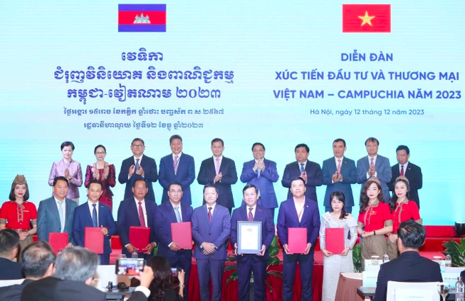 Tổng Bí thư, Chủ tịch nước Trung Quốc Tập Cận Bình bắt đầu chuyến thăm Việt Nam Tổng Bí thư, Chủ tịch nước Trung Quốc Tập Cận Bình bắt đầu chuyến thăm Việt Nam