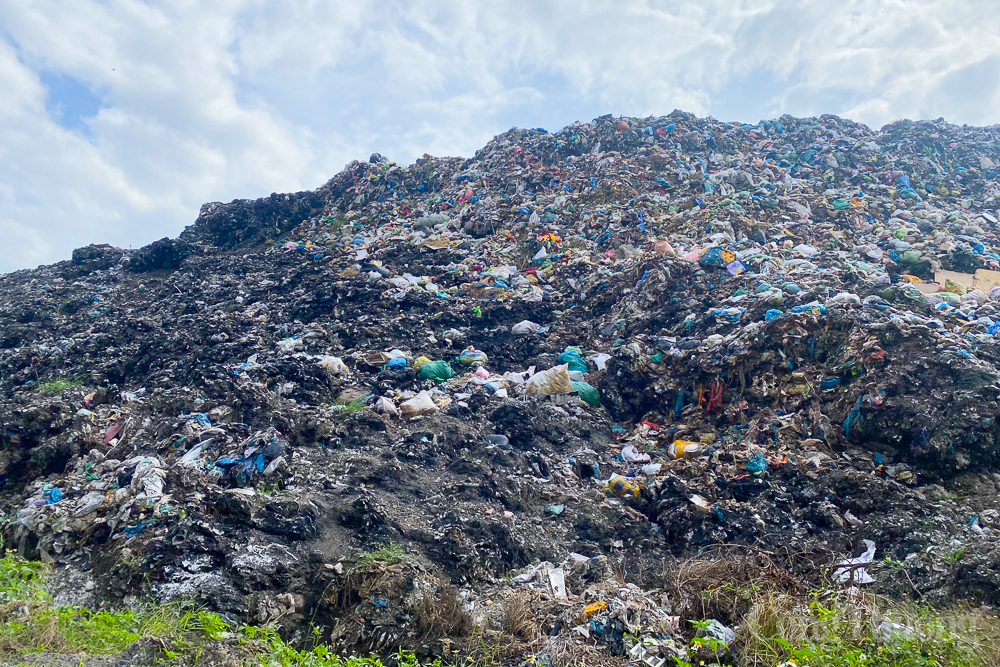 Khánh Hòa: Sớm khắc phục tình trạng quá tải bãi rác Hòn Ngang