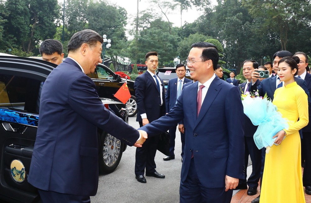 Chủ tịch nước Võ Văn Thưởng đón Tổng Bí thư, Chủ tịch nước Trung Quốc Tập Cận Bình. (Ảnh: Lâm Khánh/TTXVN) ttxvn-hoi-kien-3-2919.jpg