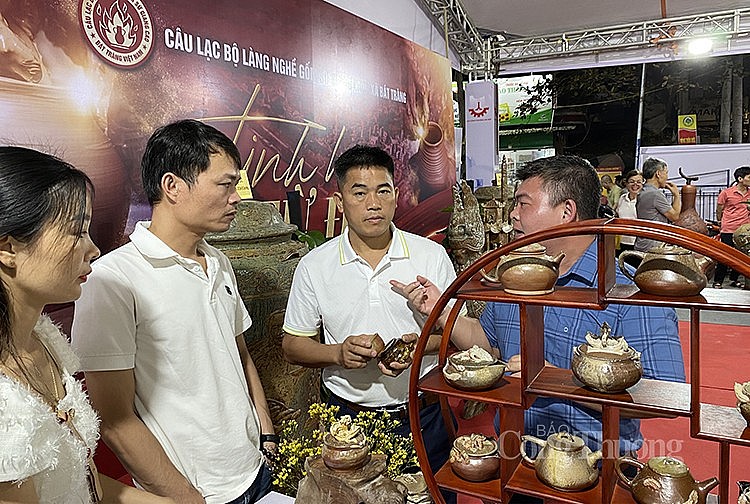 Triển lãm các sản phẩm OCOP, thủ công mỹ nghệ và làng nghề Bát Tràng 2023 Triển lãm các sản phẩm OCOP, thủ công mỹ nghệ và làng nghề Bát Tràng 2023