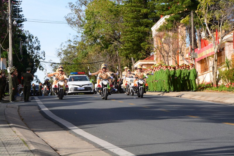 Lâm Đồng: Lực lượng Công an đồng loạt ra quân thực hiện đợt cao điểm tấn công trấn áp tội phạm Lâm Đồng: Lực lượng Công an đồng loạt ra quân thực hiện đợt cao điểm tấn công trấn áp tội phạm
