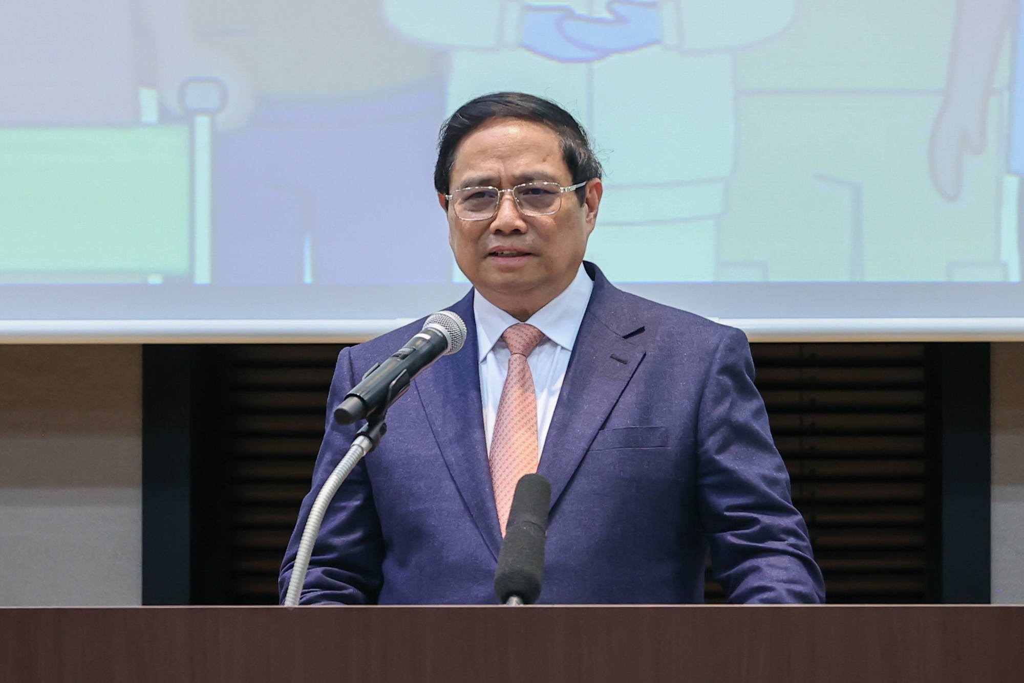 Thủ tướng mong lao động Việt Nam tại Nhật bắt kịp trình độ hiện đại trong những ngành mũi nhọn- Ảnh 2. Thủ tướng mong lao động Việt Nam tại Nhật bắt kịp trình độ hiện đại trong những ngành mũi nhọn- Ảnh 2.