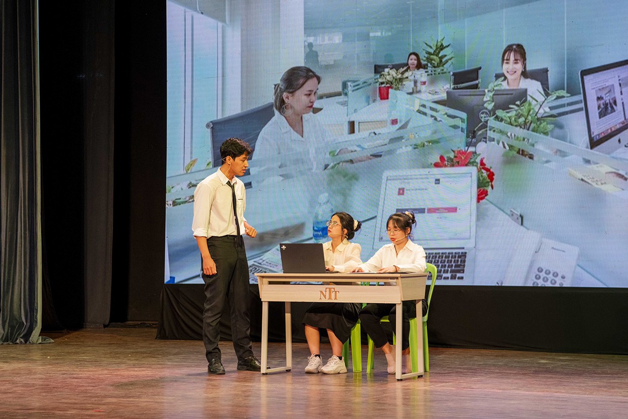 Chung kết Cuộc thi “Người tiêu dùng trẻ trong thương mại điện tử” năm 2023