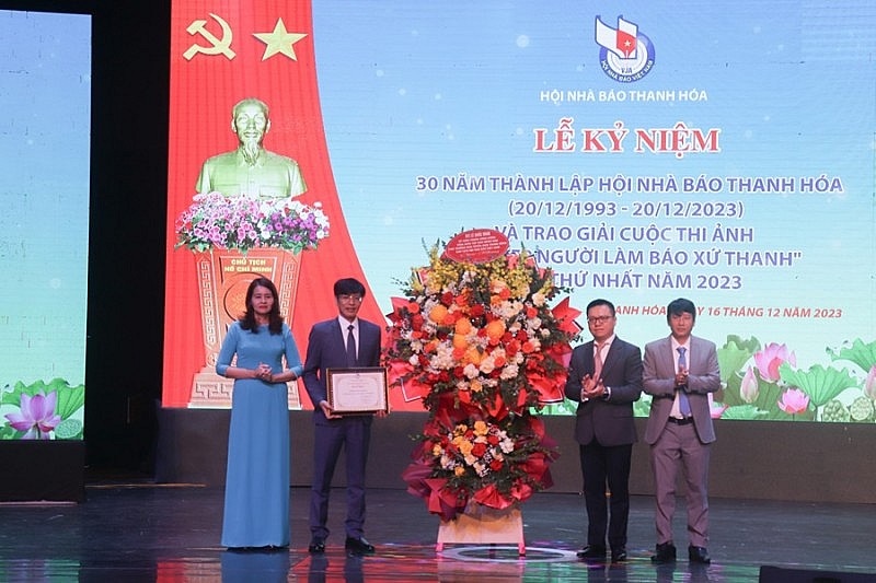 Hội Nhà báo tỉnh Thanh Hóa kỷ niệm 30 năm ngày thành lập Hội Nhà báo tỉnh Thanh Hóa kỷ niệm 30 năm ngày thành lập
