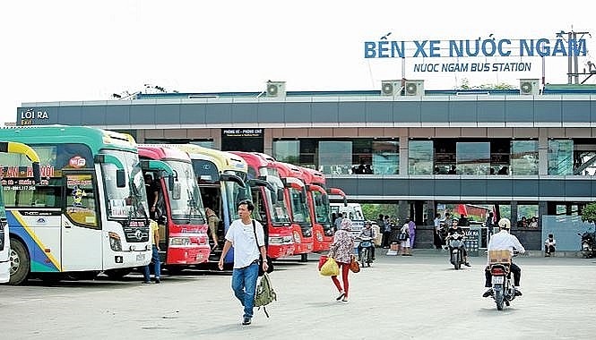 Trong những ngày cao điểm, các đơn vị vận hành xe buýt, xe taxi điều động xe tăng cường, giải tỏa khách tại các bến xe khách liên tỉnh, điểm trung chuyển, nhà ga Trong những ngày cao điểm, các đơn vị vận hành xe buýt, xe taxi điều động xe tăng cường, giải tỏa khách tại các bến xe khách liên tỉnh, điểm trung chuyển, nhà ga