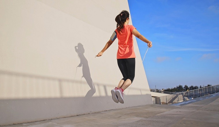 Trước và sau khi nhảy dây cần bổ sung đủ nước. Ảnh minh họa Trước và sau khi nhảy dây cần bổ sung đủ nước. Ảnh minh họa