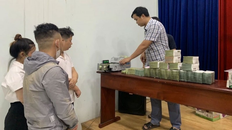 Bình Dương: Nhóm đối tượng bắt cóc Giám đốc doanh nghiệp nước ngoài đòi tiền chuộc Bình Dương: Nhóm đối tượng bắt cóc Giám đốc doanh nghiệp nước ngoài đòi tiền chuộc